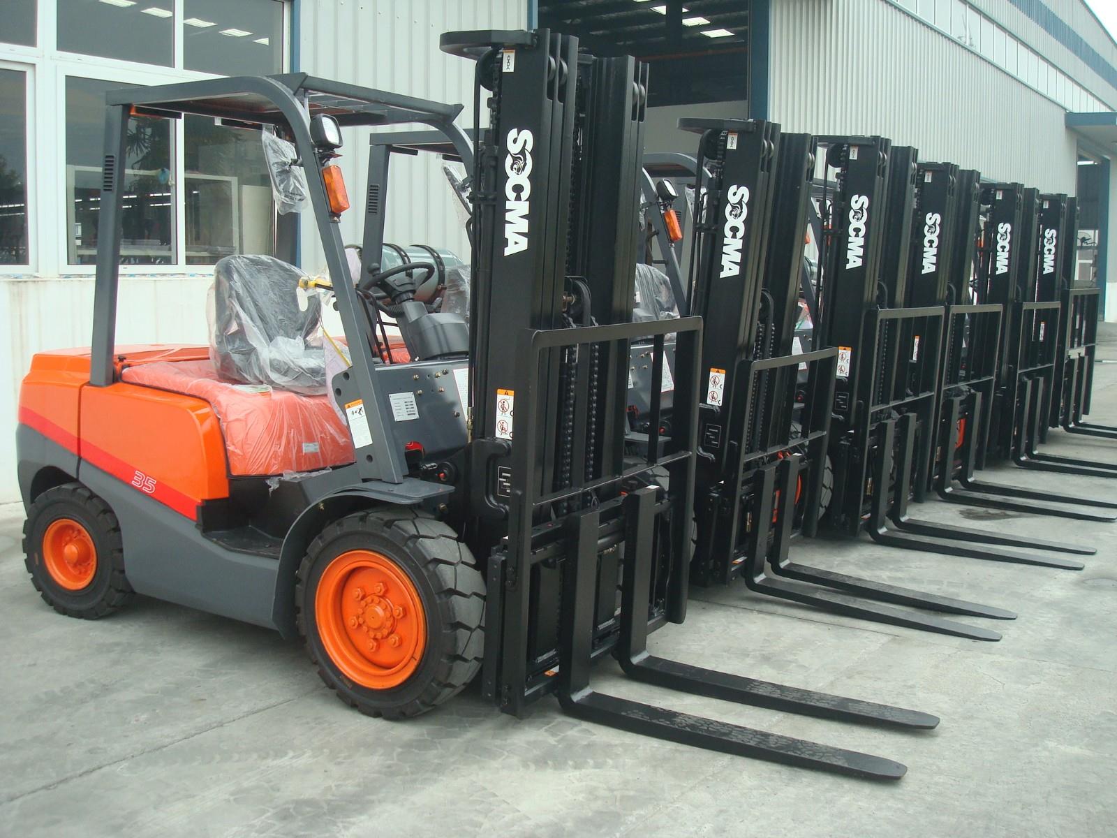 LPG forklift.JPG