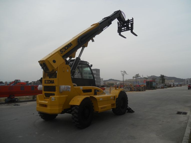 Chinese telehandler