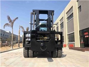 SOCMA에서 32ton 헤비 듀티 지게차